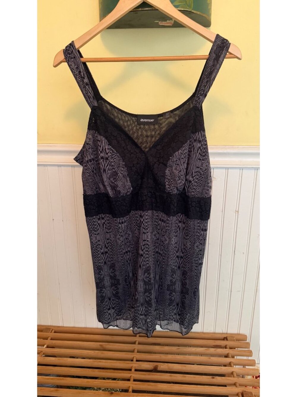 Avenue Black & Gray Lace Trim Sleeveless Top Womens Size 18/20